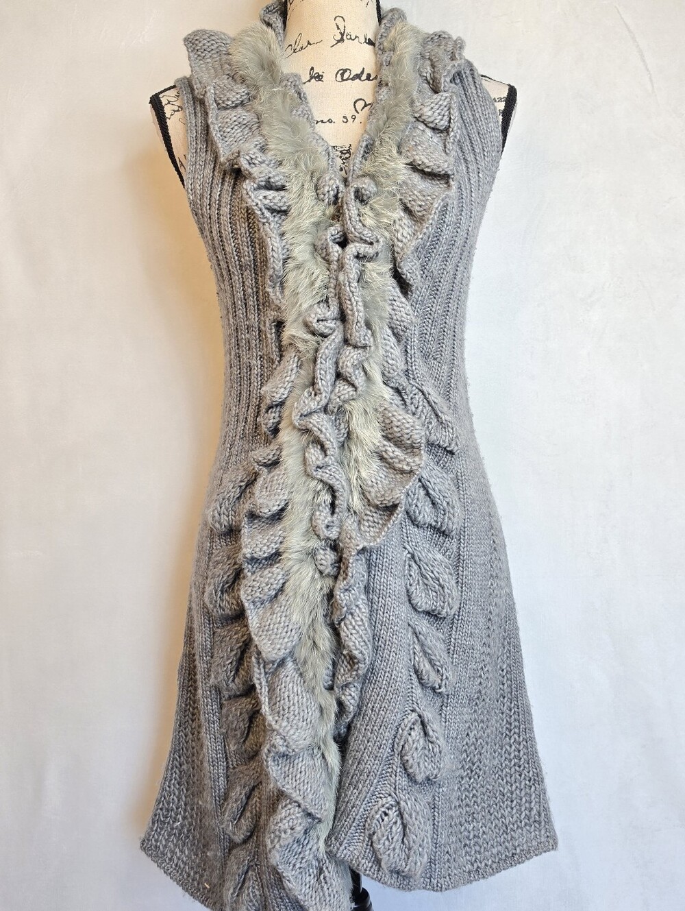 Emma G Grey Cable Knit Long Vest White Tipped Rabbit Fur Trim Size M Y2k